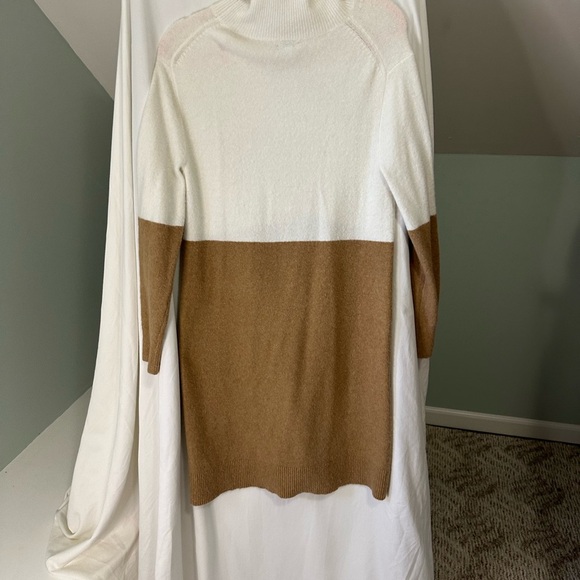 J. Crew Women's Two-Tone Turtleneck Sweater dress size medium - Picture 4 of 7